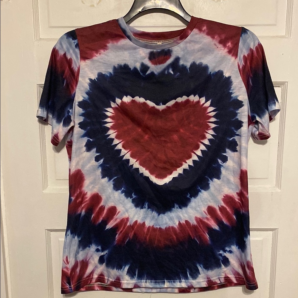 Unbranded Heart Tie-Dye T-Shirt Sz. Large